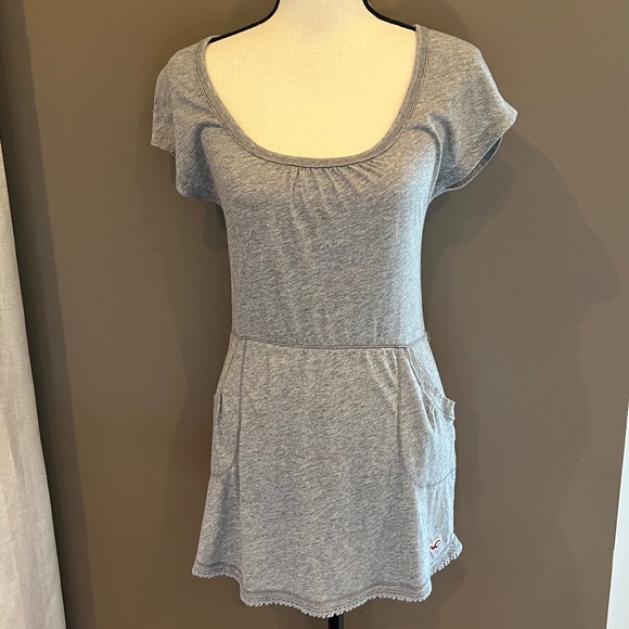 Hollister Babydoll Soft Gray Scoop Neck Pockets Open Back, Size Small - Picture 1 of 12